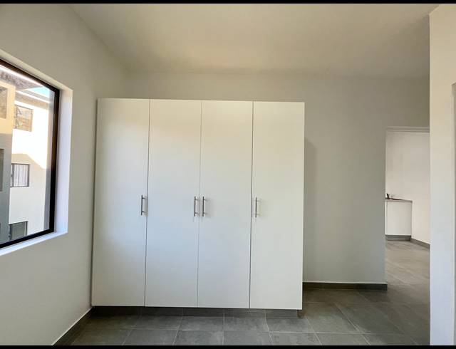 2 BEDROOM APARTMENT FOR SALE IN SHEFFIELD BEACH